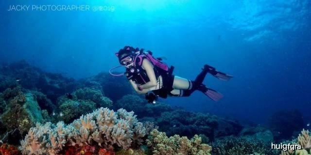 青岛市公安局海岸警察支队栈桥湾派出所会同海警开展涉海联合打私巡查行动