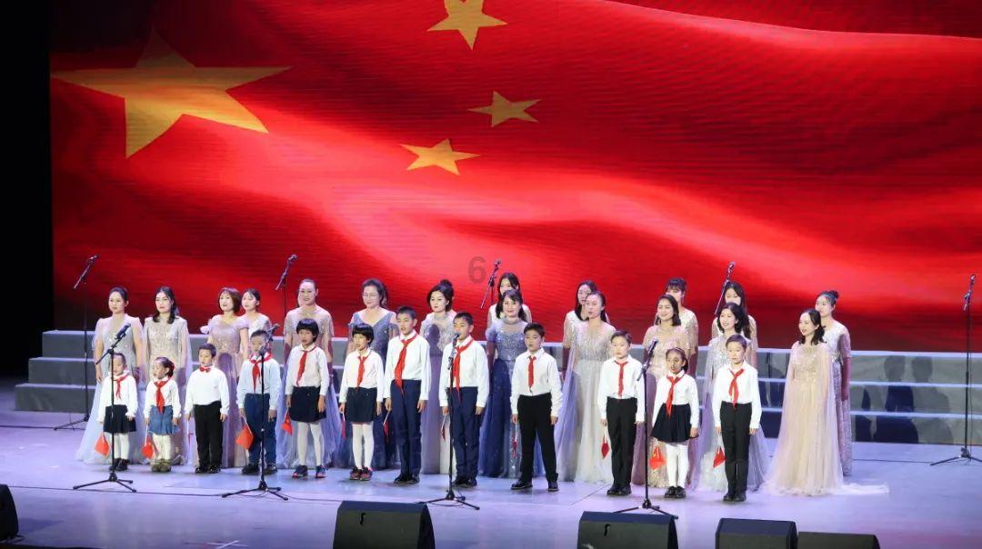 通滑西小校长你好我想问一下你们收学生的情况？游戏画面