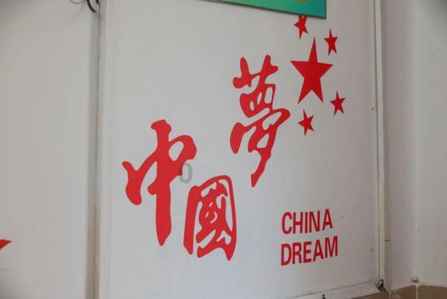 消息人士:在阿富汗坠毁的飞机进行医疗疏散