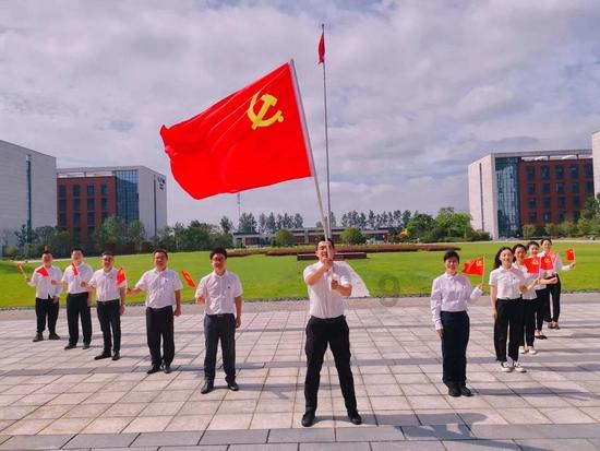 逃离外星人森林