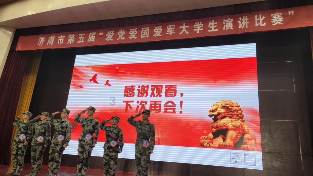 卡通红色汽车拼图