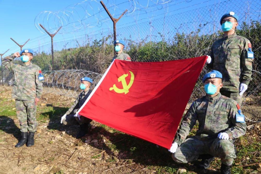 沙漠前行