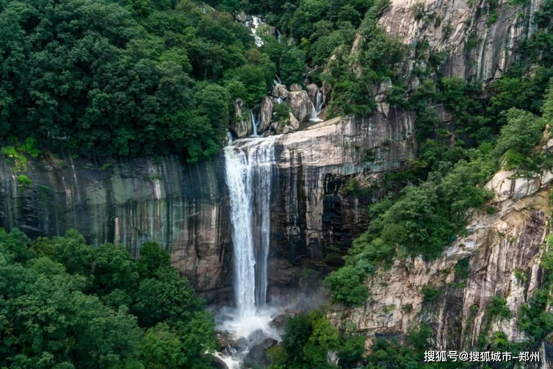 昔人已乘黄鹤去，黄鹤楼上看长江天际流