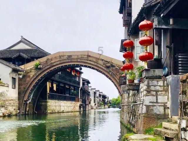 逃出田园庭院